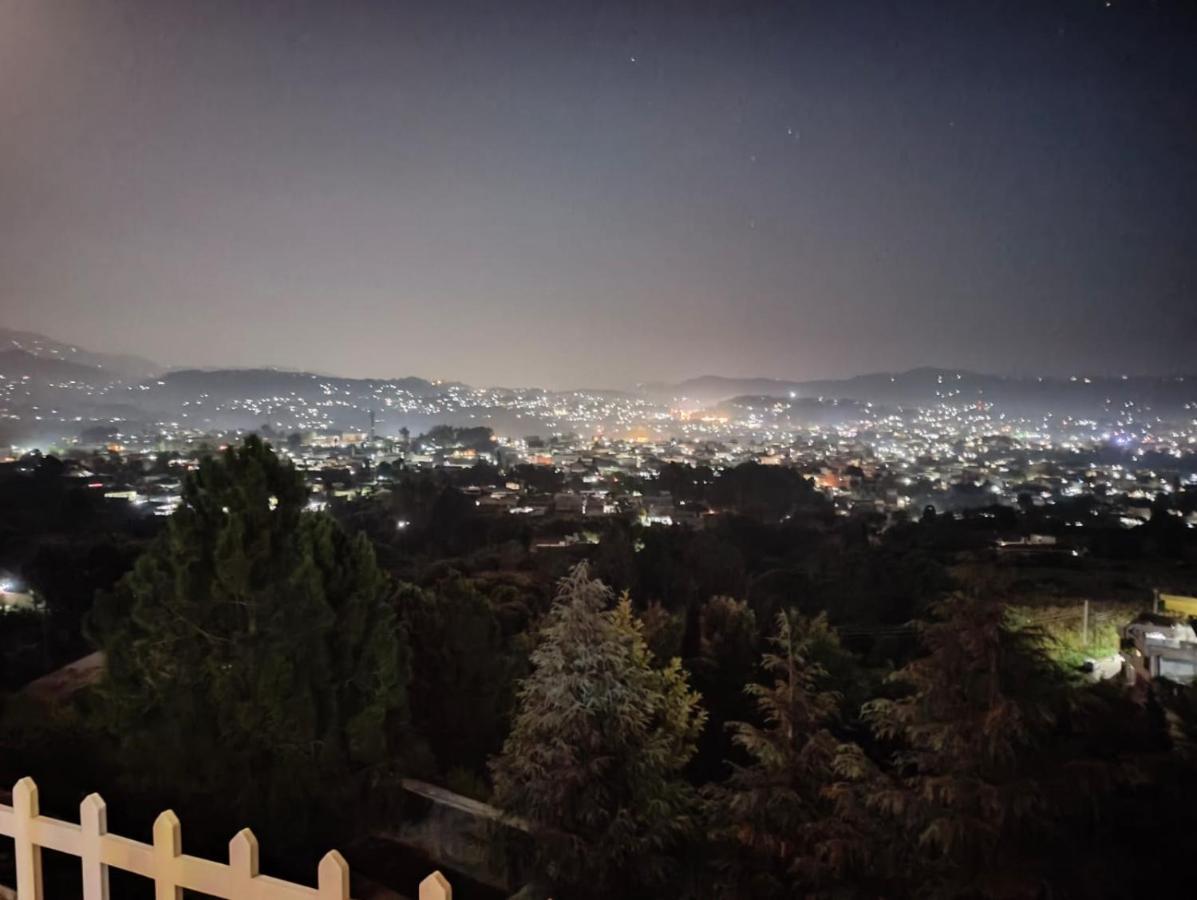 Red Rose Hotel & Resort Mansehra Esterno foto