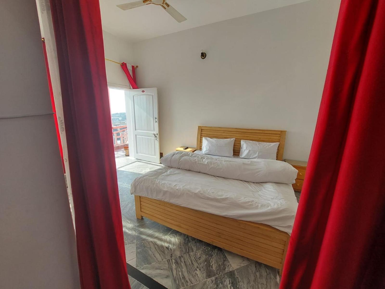 Red Rose Hotel & Resort Mansehra Esterno foto
