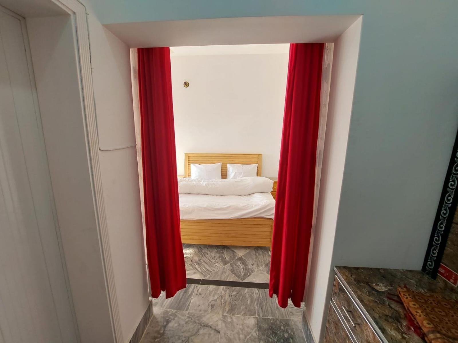 Red Rose Hotel & Resort Mansehra Esterno foto