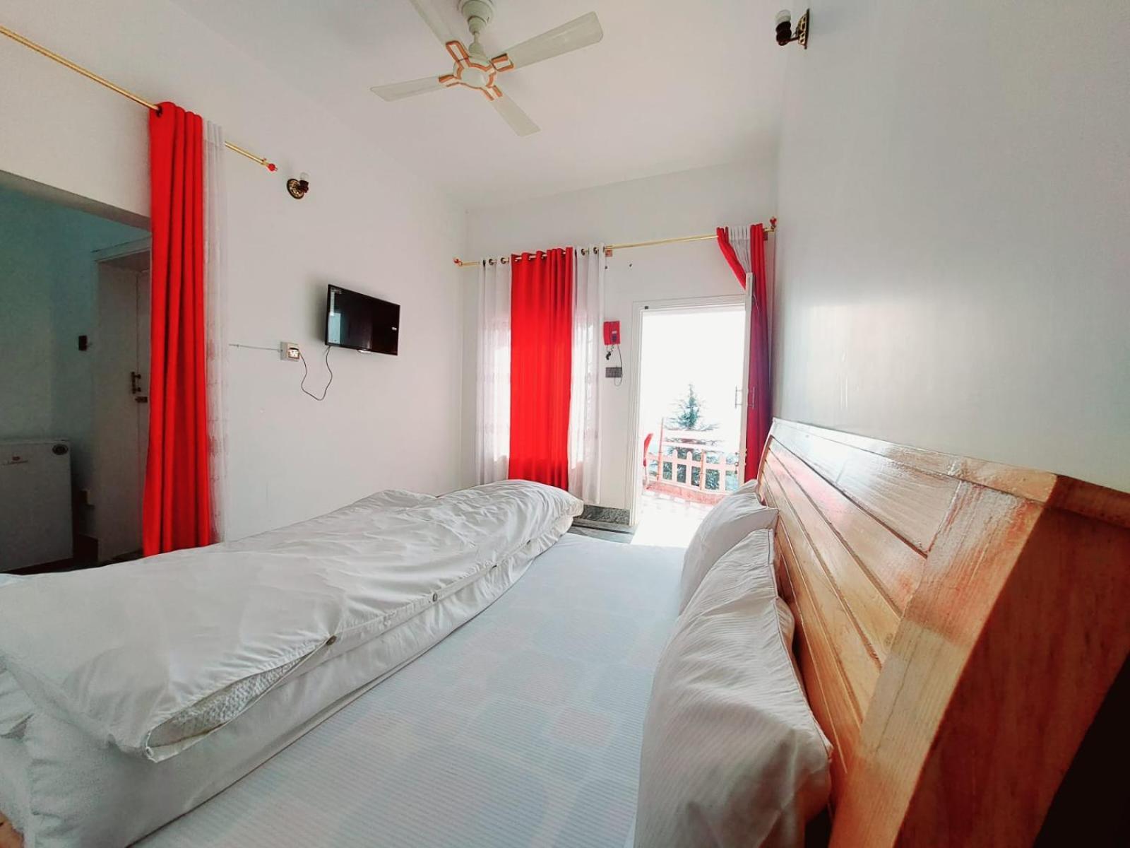 Red Rose Hotel & Resort Mansehra Esterno foto