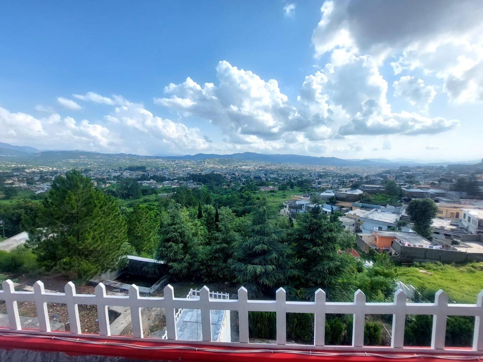 Red Rose Hotel & Resort Mansehra Esterno foto